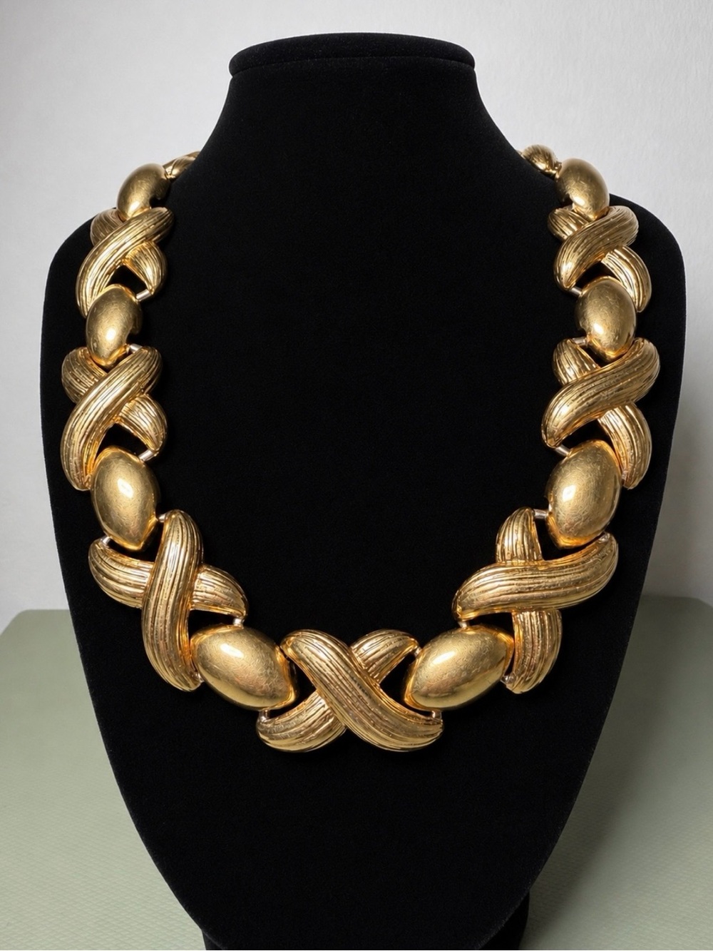 Butler Fifth Avenue Collection (Polished Brushed Gold XO's Chunky Choker)